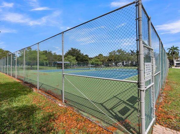 16300 Golf Club Rd 401, Weston FL 33326