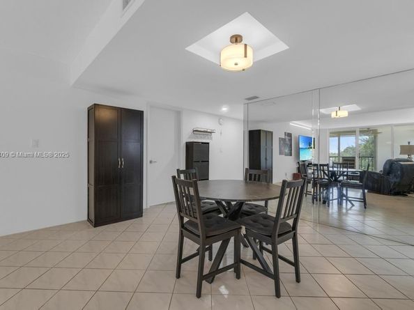 16300 Golf Club Rd 401, Weston FL 33326