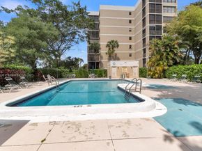 16300 Golf Club Rd 401, Weston FL 33326