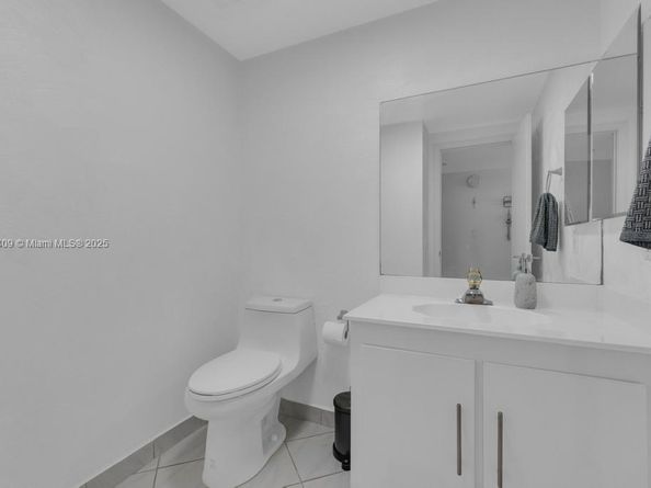 16300 Golf Club Rd 401, Weston FL 33326