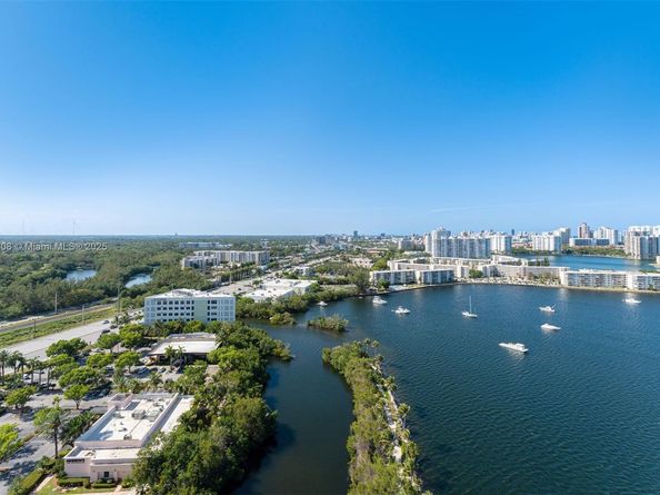 17301 Biscayne Blvd 2210, North Miami Beach FL 33160