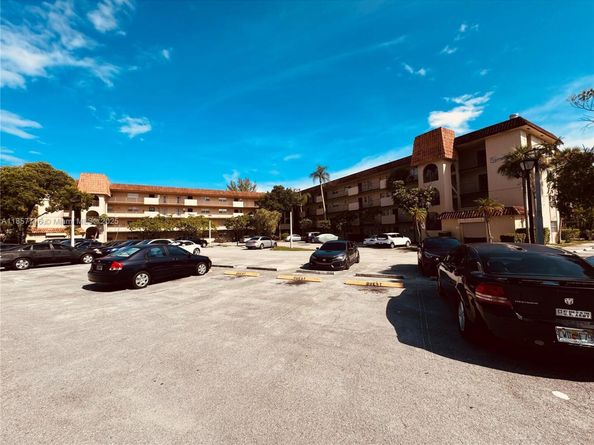 6100 S Falls Cir Dr 205, Lauderhill FL 33319
