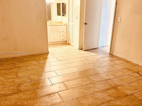 6100 S Falls Cir Dr 205, Lauderhill FL 33319