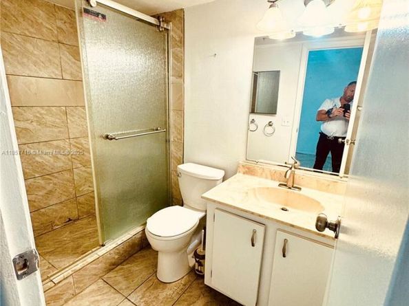 6100 S Falls Cir Dr 205, Lauderhill FL 33319