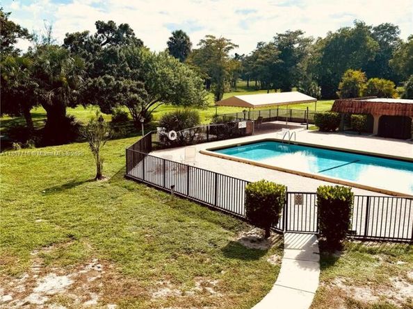 6100 S Falls Cir Dr 205, Lauderhill FL 33319
