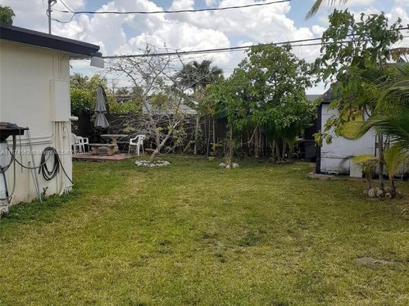 9360 SW 37th St, Miami FL 33165
