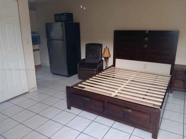 9360 SW 37th St, Miami FL 33165