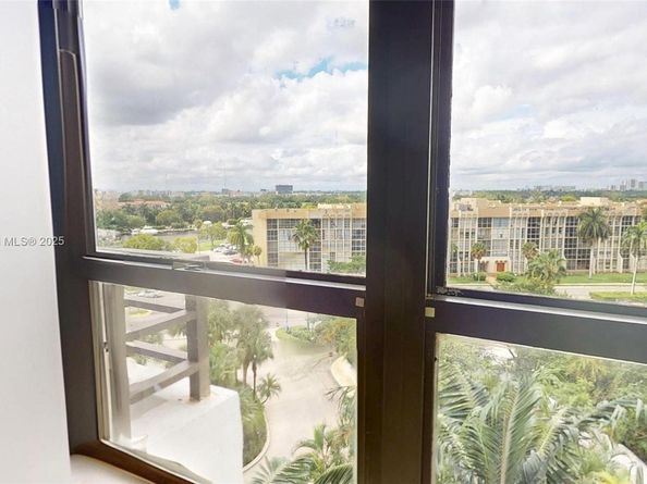 500 Three Islands Blvd 408, Hallandale Beach FL 33009