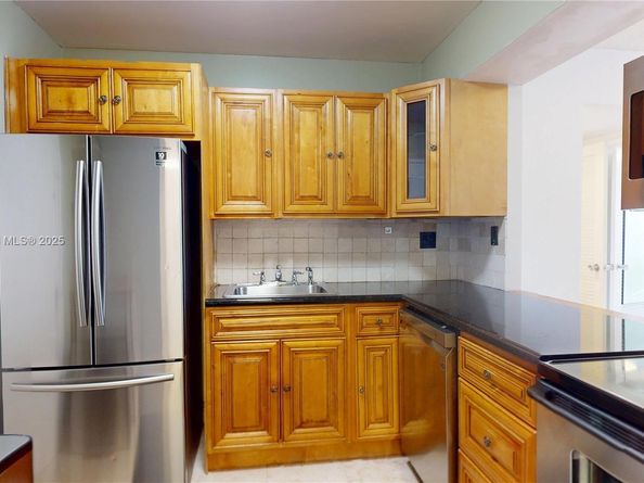 500 Three Islands Blvd 408, Hallandale Beach FL 33009