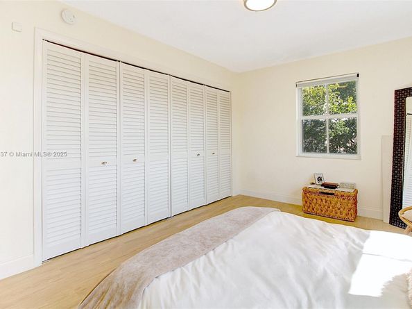 1100 Salzedo St 3B, Coral Gables FL 33134