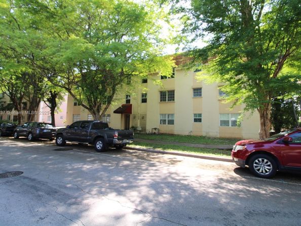 1100 Salzedo St 3B, Coral Gables FL 33134