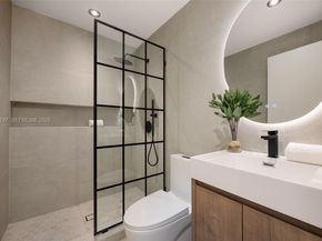 21480 highland lakes blvd #21480, Miami FL 33179