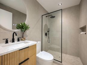 21480 highland lakes blvd #21480, Miami FL 33179