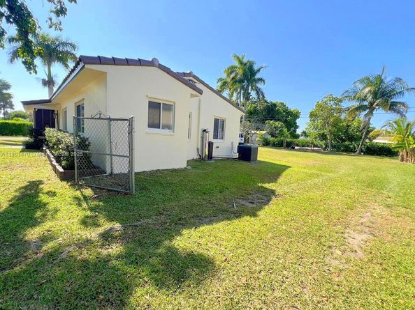 231 NW 14th St, Homestead FL 33030