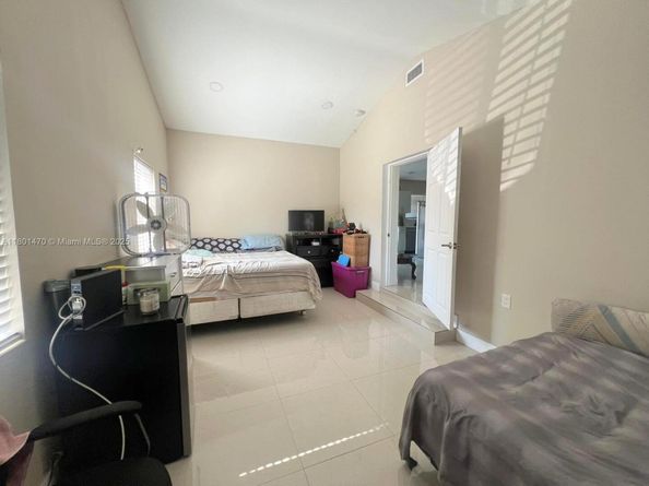 231 NW 14th St, Homestead FL 33030