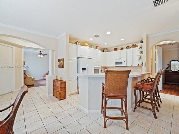 1634 Passion Vine Cir 312, Weston FL 33326