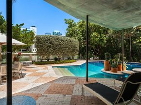 6165 Pine Tree Dr, Miami Beach FL 33140