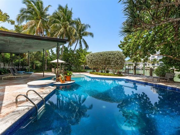 6165 Pine Tree Dr, Miami Beach FL 33140