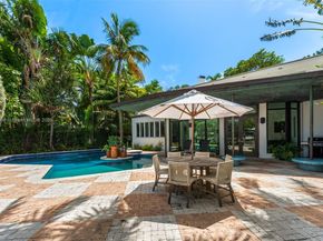 6165 Pine Tree Dr, Miami Beach FL 33140