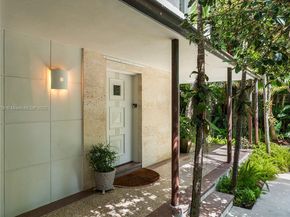 6165 Pine Tree Dr, Miami Beach FL 33140