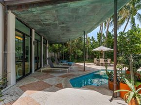 6165 Pine Tree Dr, Miami Beach FL 33140
