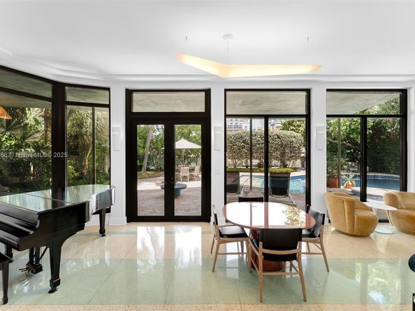 6165 Pine Tree Dr, Miami Beach FL 33140