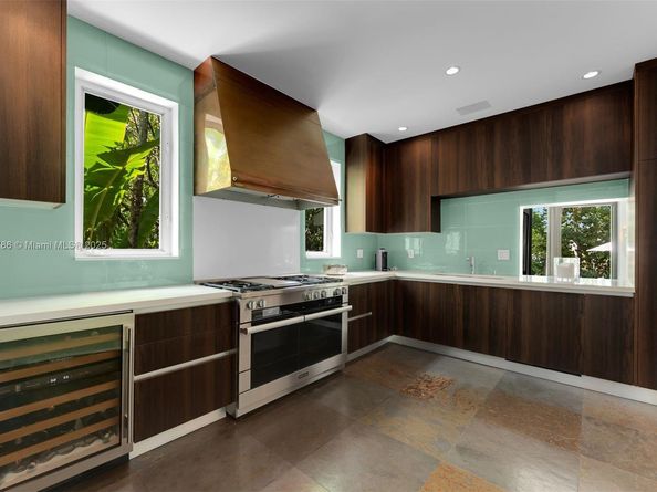 6165 Pine Tree Dr, Miami Beach FL 33140