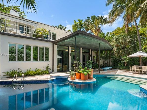6165 Pine Tree Dr, Miami Beach FL 33140
