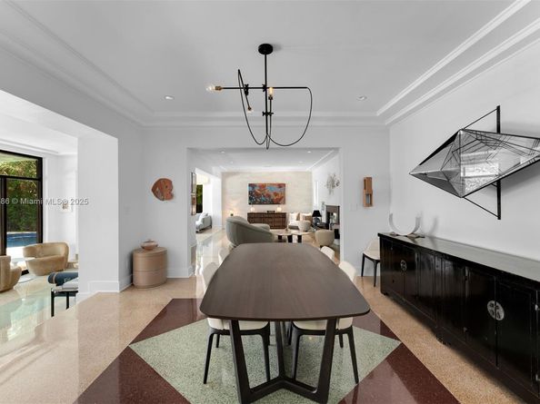 6165 Pine Tree Dr, Miami Beach FL 33140