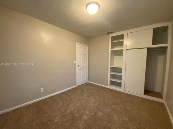 128 SW 7th Ter, Hallandale Beach FL 33009