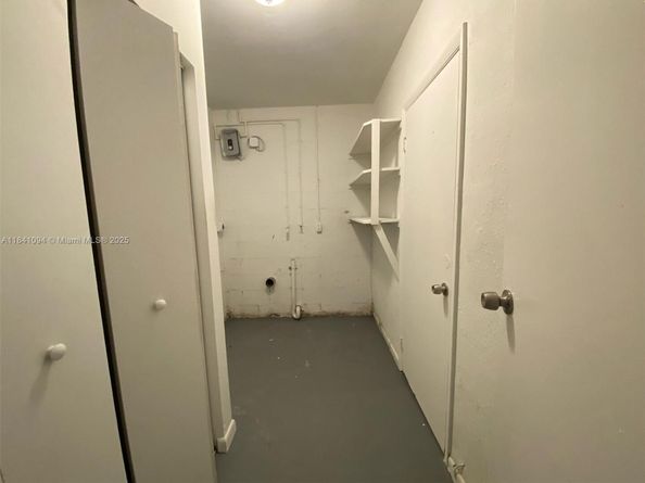 128 SW 7th Ter, Hallandale Beach FL 33009