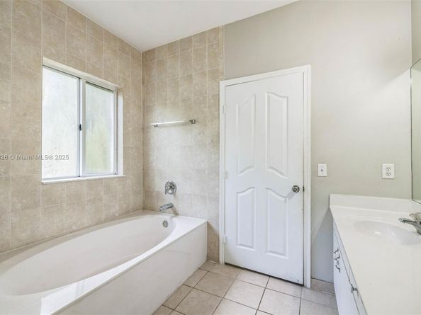 2965 NE 42nd Ave, Homestead FL 33033
