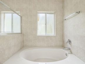 2965 NE 42nd Ave, Homestead FL 33033