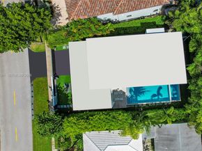 4433 N Bay Rd, Miami Beach FL 33140