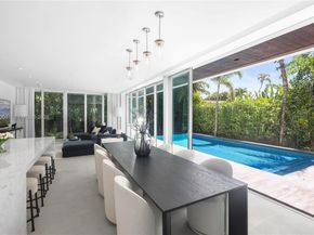 4433 N Bay Rd, Miami Beach FL 33140