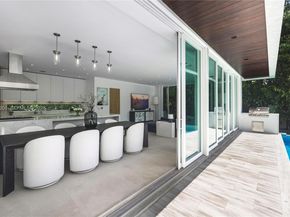 4433 N Bay Rd, Miami Beach FL 33140