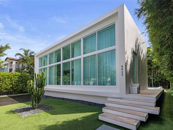 4433 N Bay Rd, Miami Beach FL 33140