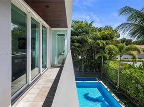 4433 N Bay Rd, Miami Beach FL 33140