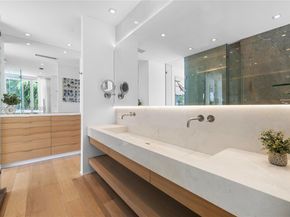 4433 N Bay Rd, Miami Beach FL 33140