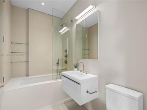 4433 N Bay Rd, Miami Beach FL 33140