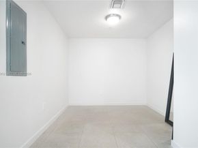 900 Biscayne Blvd 2910, Miami FL 33132