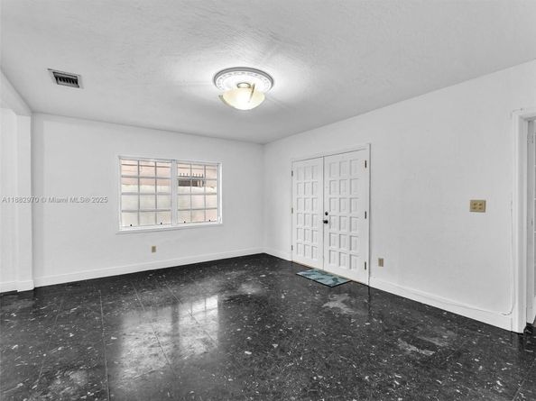 3680 NW 16th St, Miami FL 33125