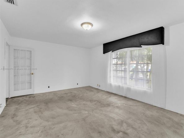 3680 NW 16th St, Miami FL 33125
