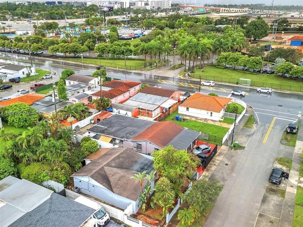 3680 NW 16th St, Miami FL 33125