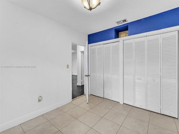 3680 NW 16th St, Miami FL 33125