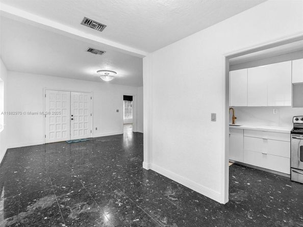 3680 NW 16th St, Miami FL 33125