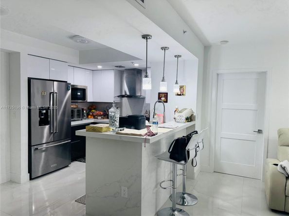 5085 NW 7th St 1101, Miami FL 33126