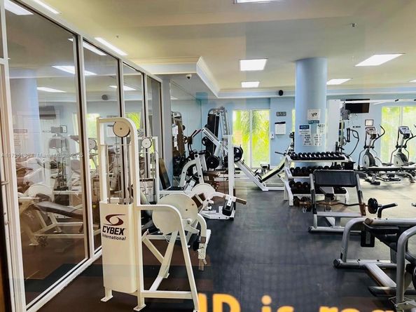 5085 NW 7th St 1101, Miami FL 33126