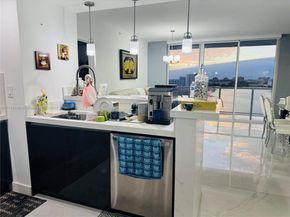 5085 NW 7th St 1101, Miami FL 33126