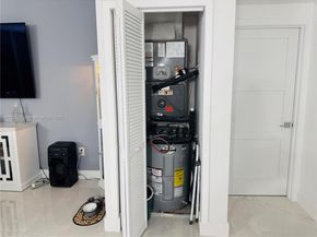 5085 NW 7th St 1101, Miami FL 33126